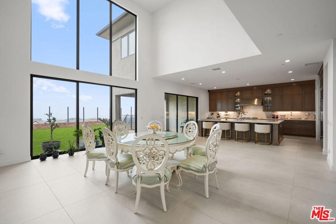Dining room, Interior, Kitchen, Recessed Lighting
