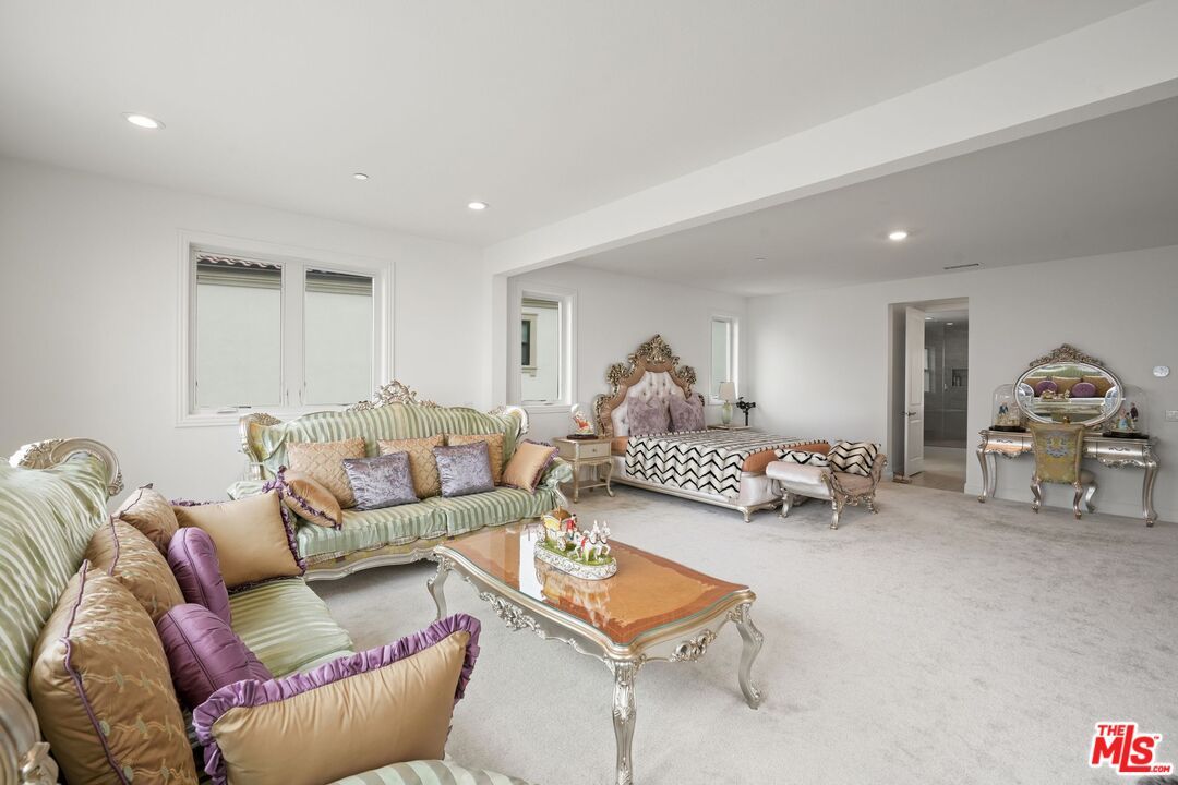 Bedroom, Interior, Living room, Recessed Lighting