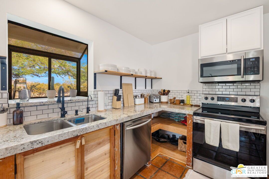 Interior, Kitchen, Stainless Steel Appliances