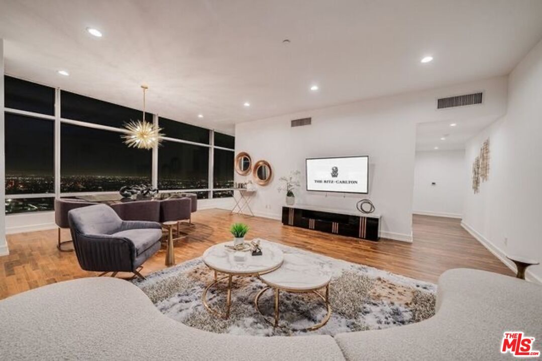 Dining room, Interior, Living room, Pendant Lights, Recessed Lighting, Wood Texture Flooring