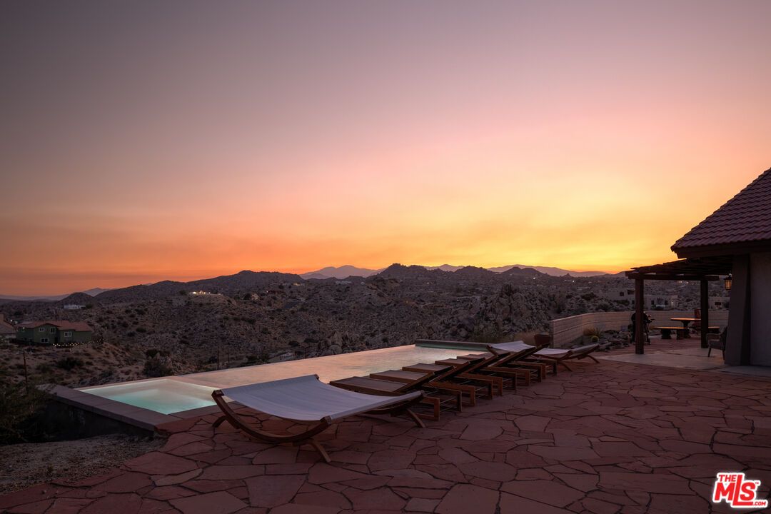 Exterior, Pool, Other