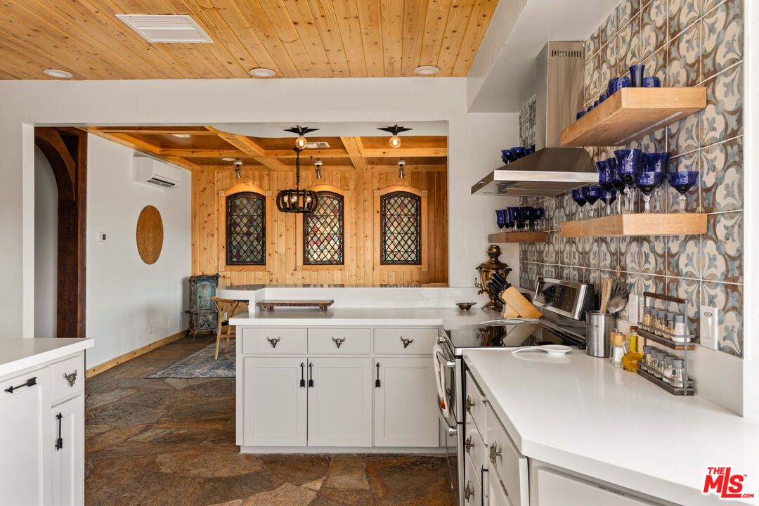 Interior, Kitchen, Recessed Lighting, Wooden Beams, Wooden Ceilings