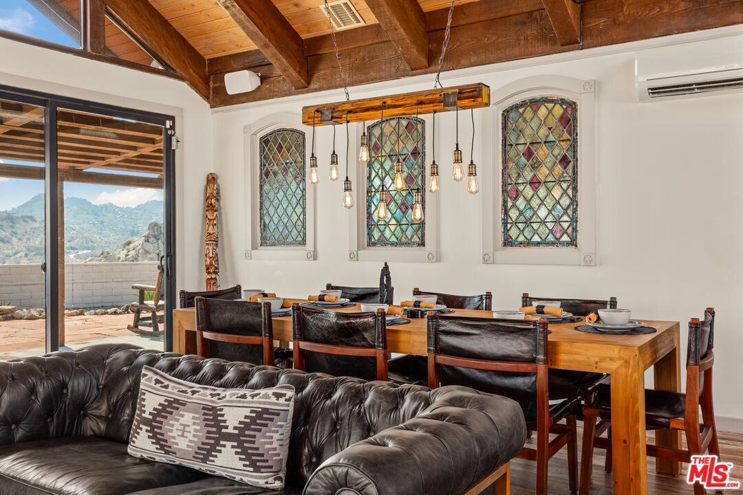 Dining room, Interior, Pendant Lights, Wooden Beams, Wooden Ceilings