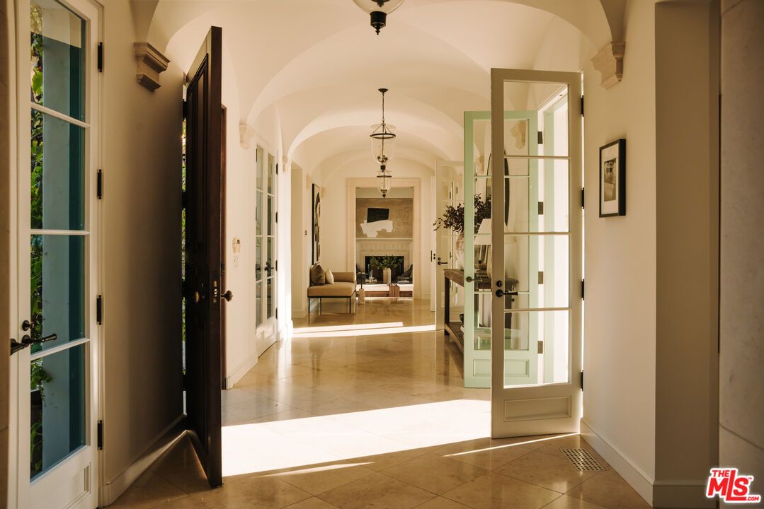 Fireplace, Interior, Pendant Lights