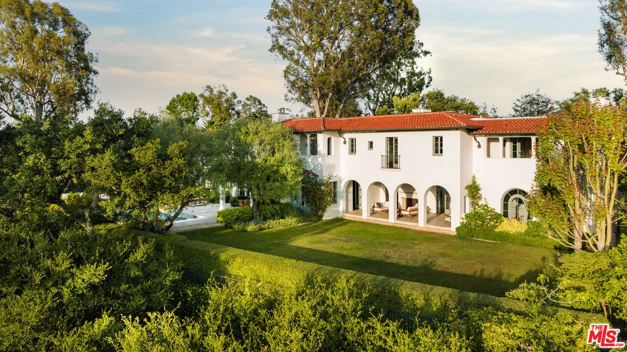 Backyard, Exterior, Facade, Spanish Mediterranean