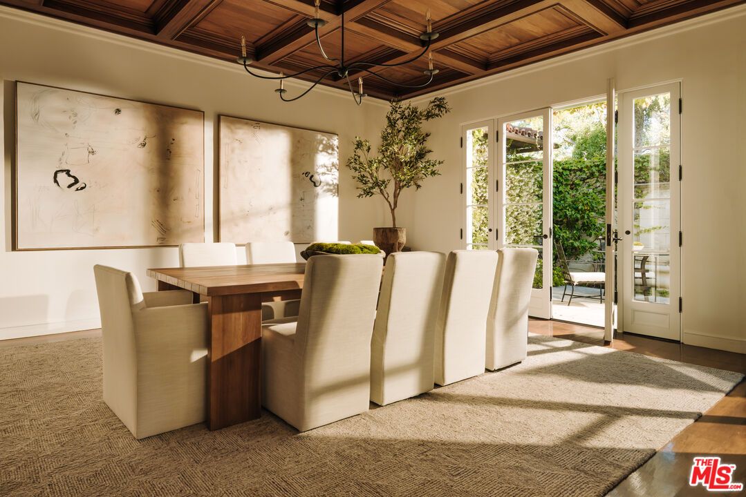 Chandelier, Dining room, Interior, Wooden Beams, Wooden Ceilings