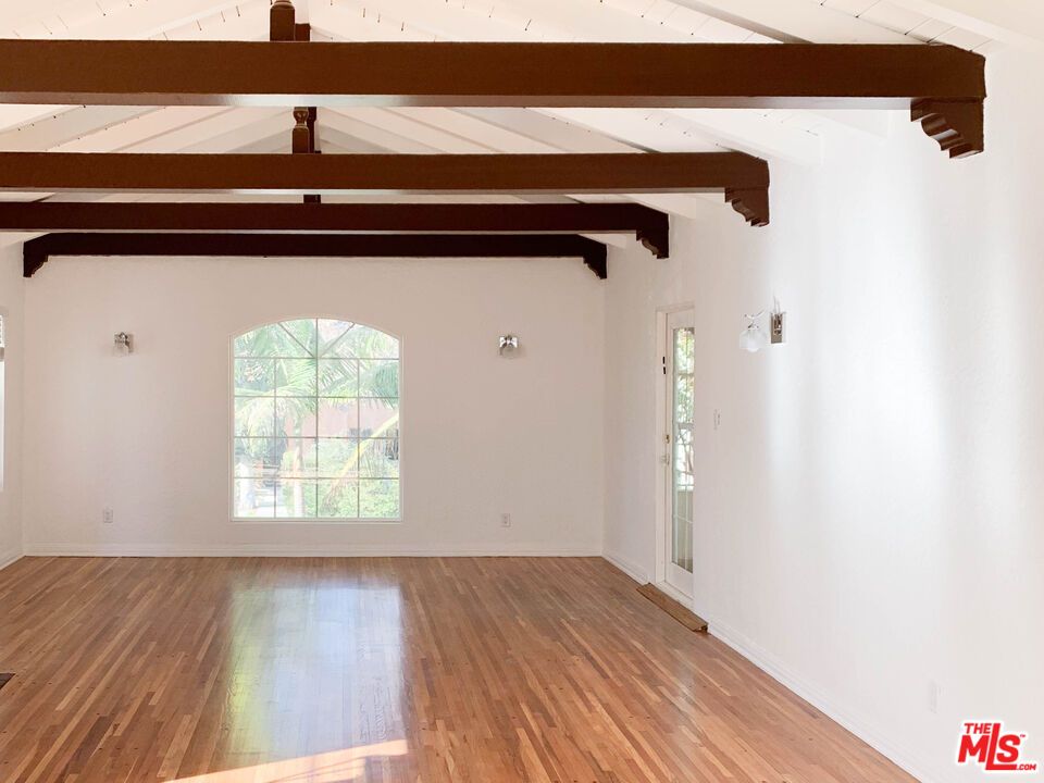 Empty room, Interior, Wooden Beams, Wood Texture Flooring
