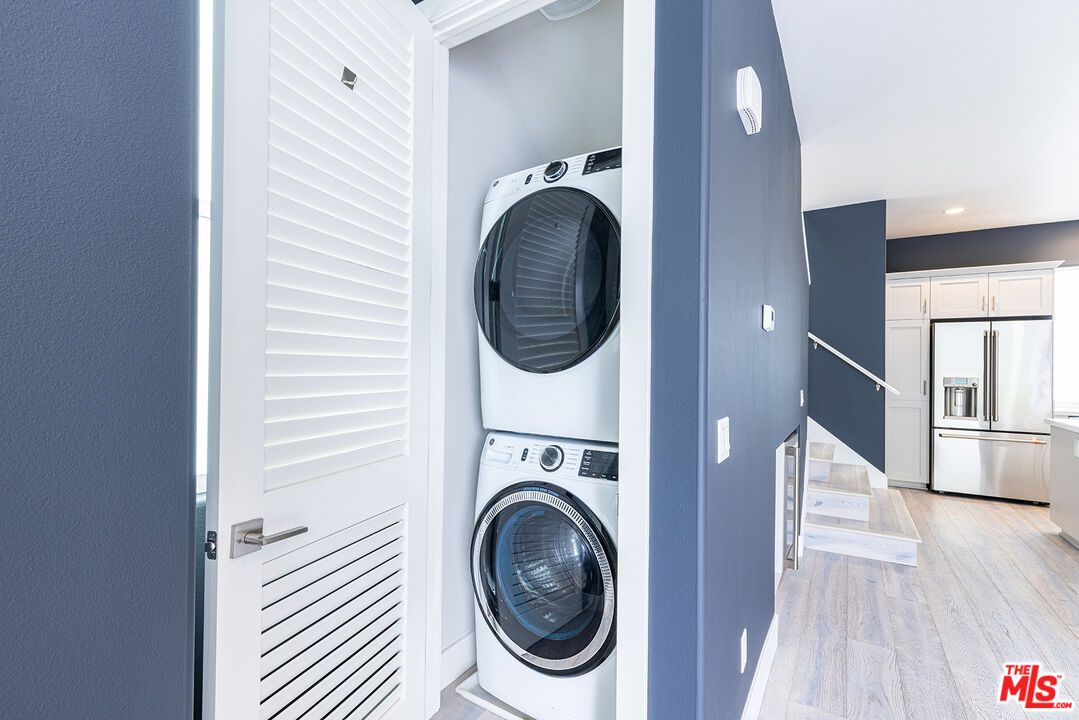 Interior, Recessed Lighting, Utility Closets, Washer, Wood Texture Flooring