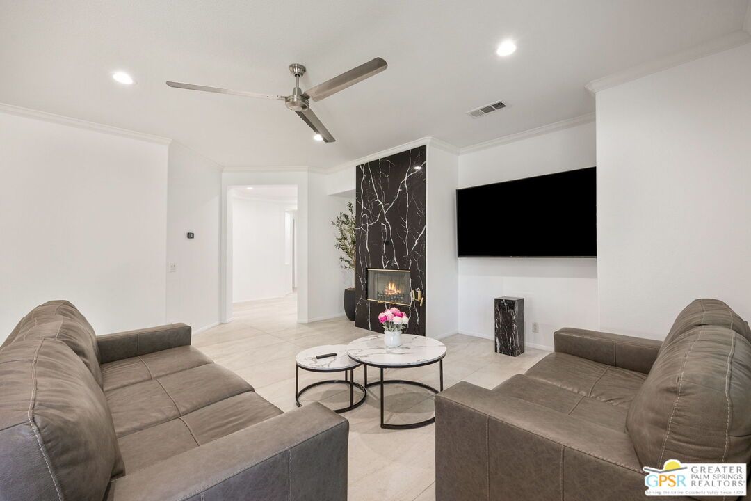 Fireplace, Interior, Living room, Recessed Lighting