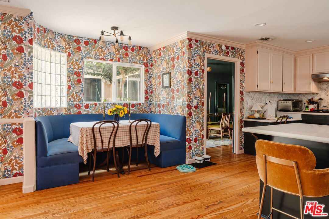 Dining room, Interior, Kitchen, Recessed Lighting, Wood Texture Flooring