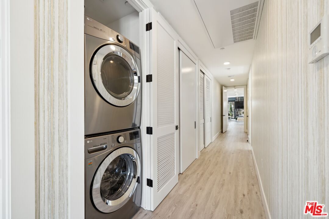 Interior, Recessed Lighting, Utility Closets, Washer, Wood Texture Flooring