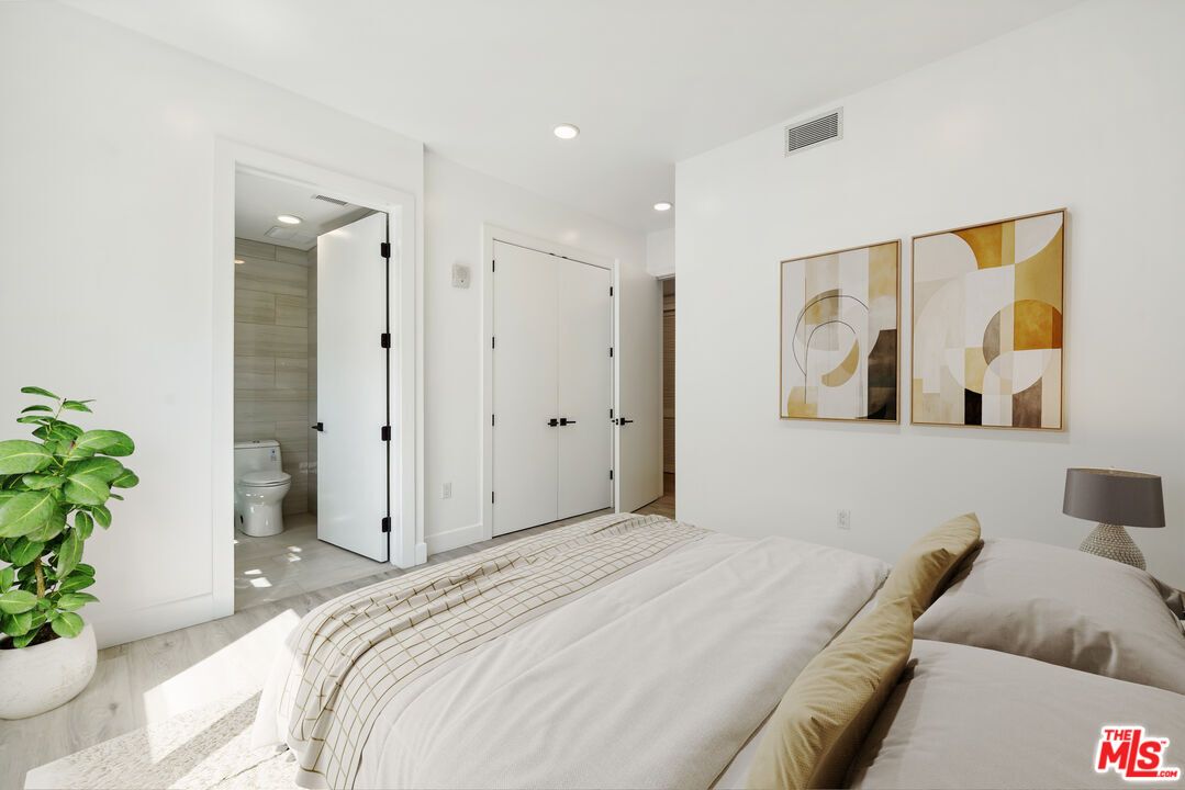 Bathroom, Bedroom, Interior, Recessed Lighting, Wood Texture Flooring