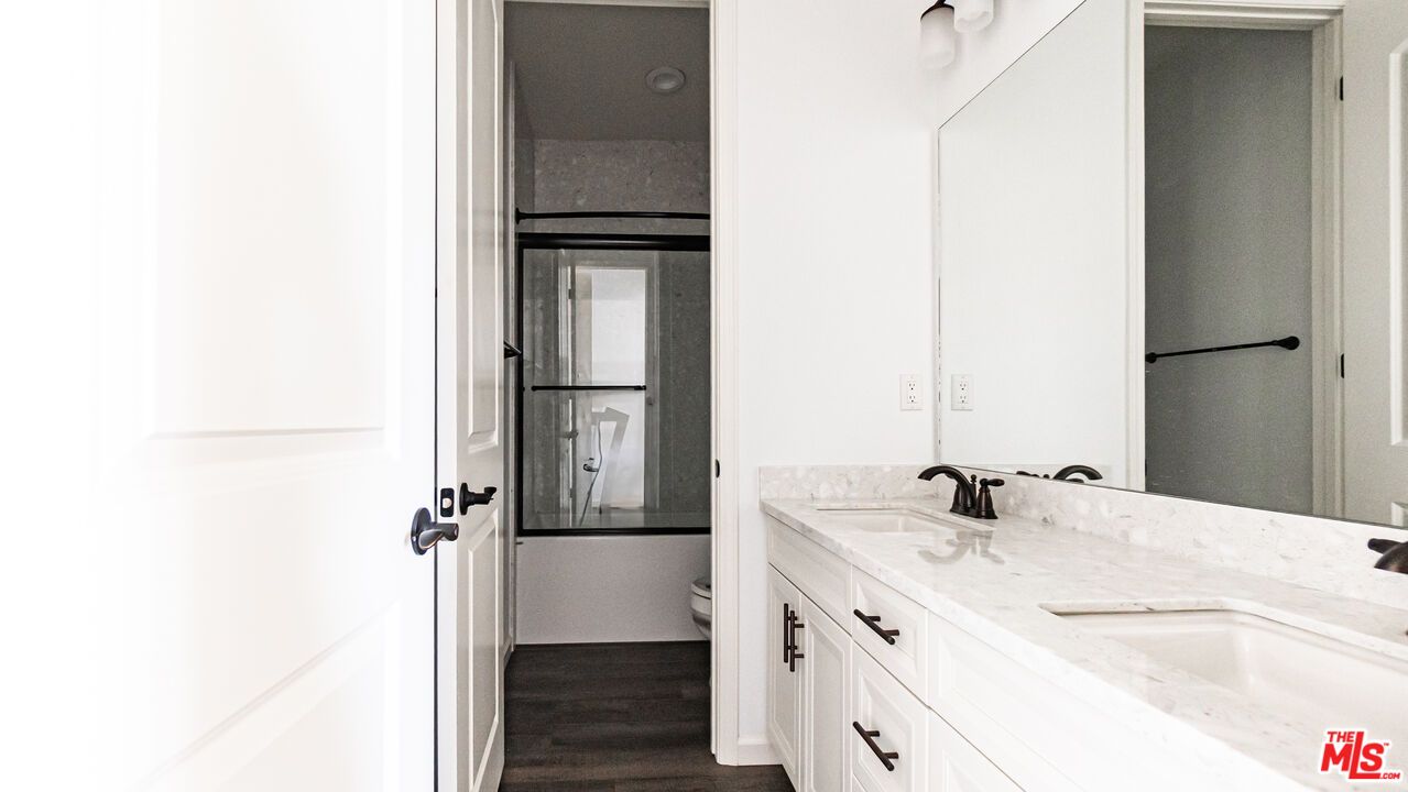 Bathroom, Dual Sink Vanities, Interior, Wood Texture Flooring