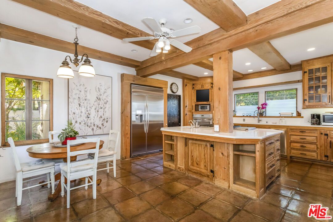 Dining room, Interior, Kitchen, Pendant Lights, Recessed Lighting, Stainless Steel Appliances, Wooden Beams