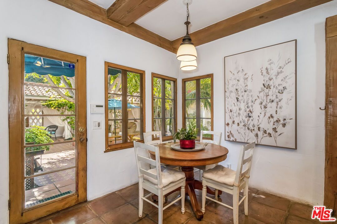 Dining room, Interior, Pendant Lights, Wooden Beams