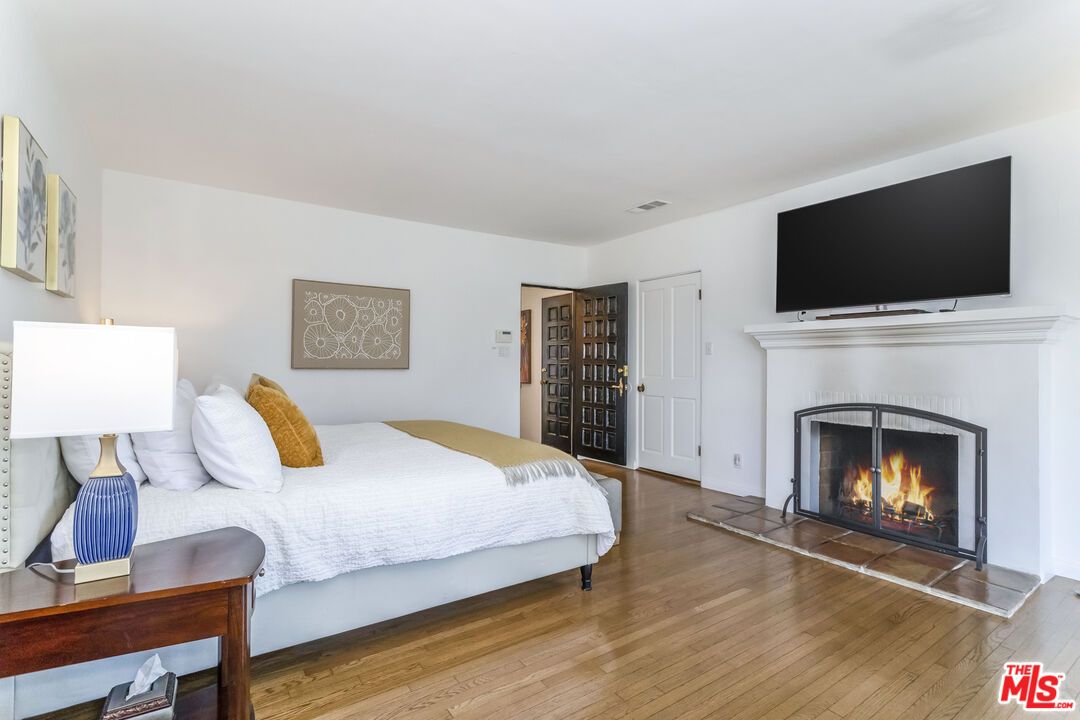 Bedroom, Fireplace, Interior, Wood Texture Flooring