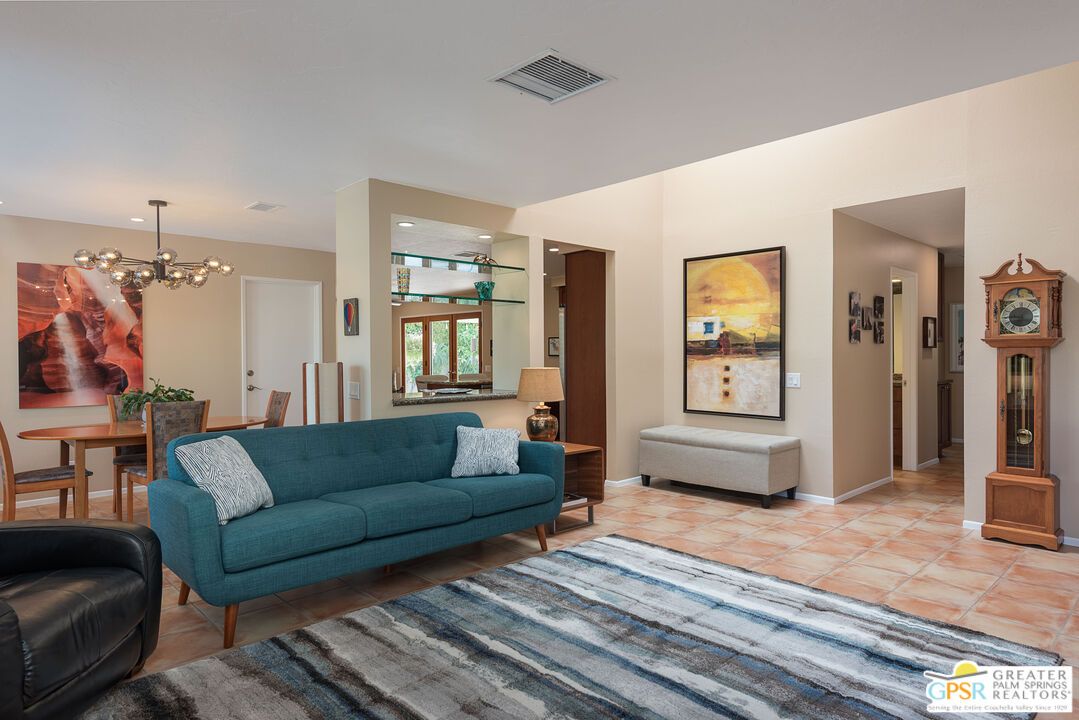 Dining room, Interior, Living room, Pendant Lights