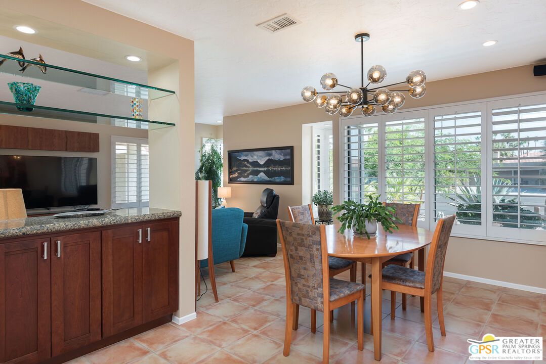 Dining room, Interior, Pendant Lights, Recessed Lighting
