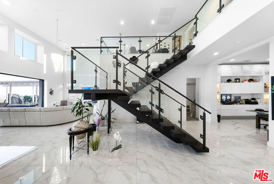 Interior, Living room, Marble, Pendant Lights, Recessed Lighting