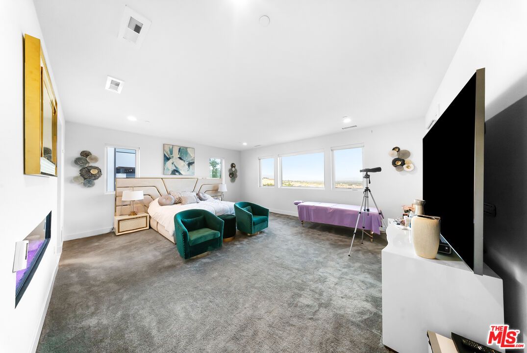 Bedroom, Interior, Recessed Lighting