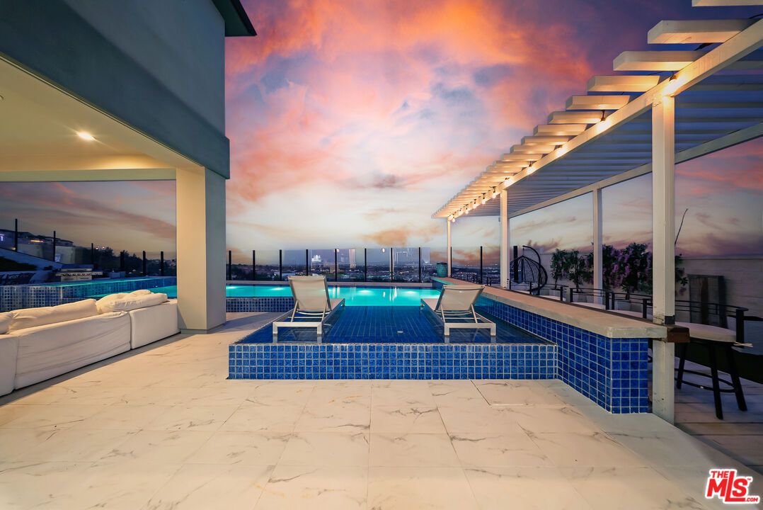 Exterior, Pool, Water