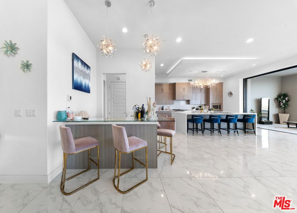 Chandelier, Interior, Kitchen, Marble, Pendant Lights, Recessed Lighting