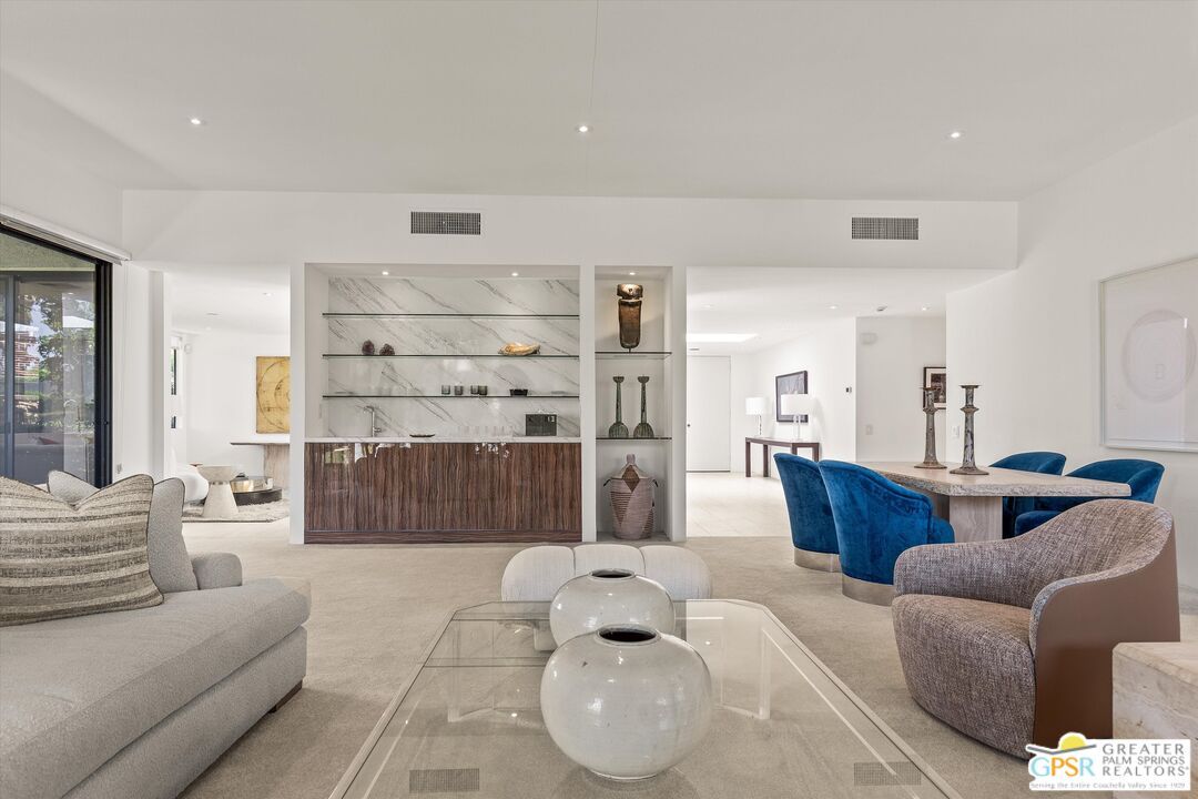 Dining room, Interior, Living room, Marble Walls, Recessed Lighting