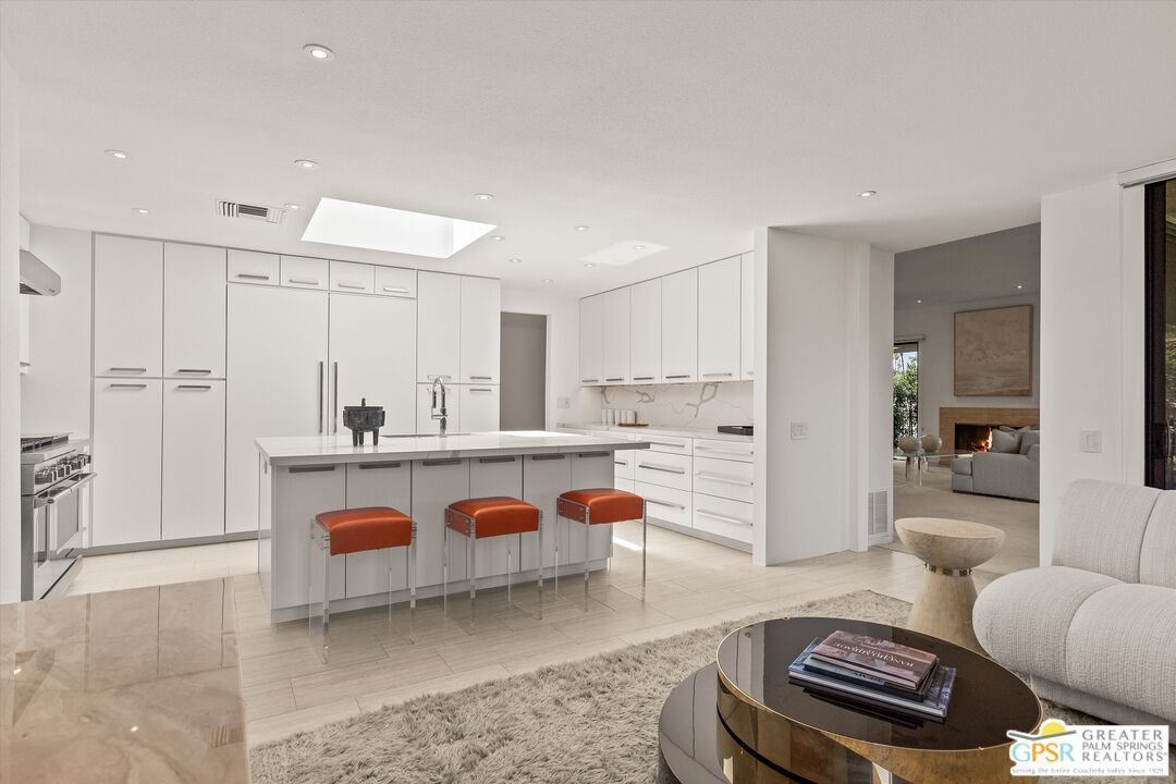 Fireplace, Interior, Kitchen, Recessed Lighting