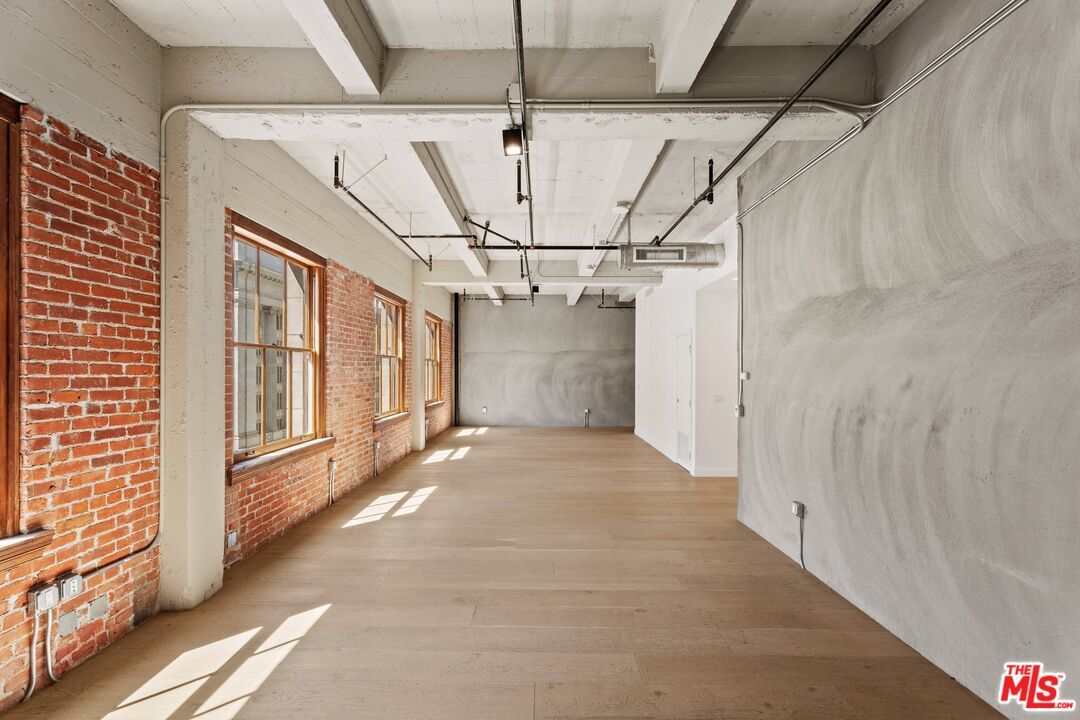 Interior, Pendant Lights, Stone Walls, Wood Texture Flooring