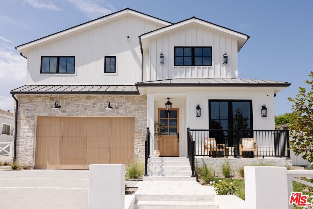 Attached, Exterior, Facade, Brick Facade, Farmhouse