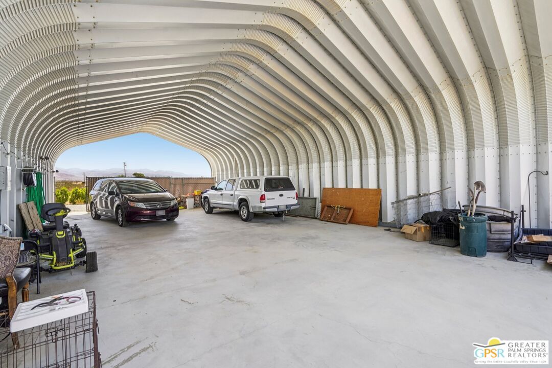 Garage, Interior
