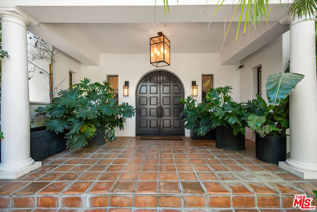 Exterior, Pendant Lights