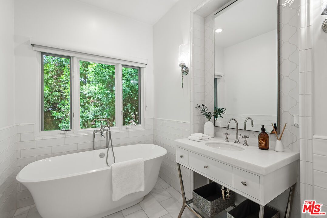 Bathroom, Free Standing Baths, Interior, Recessed Lighting