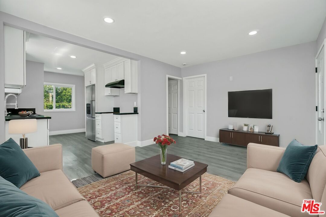 Interior, Kitchen, Living room, Recessed Lighting, Wood Texture Flooring