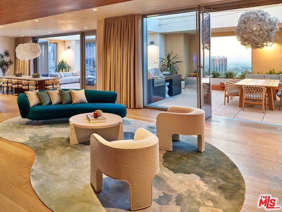 Dining room, Interior, Living room, Pendant Lights, Recessed Lighting, Wood Texture Flooring