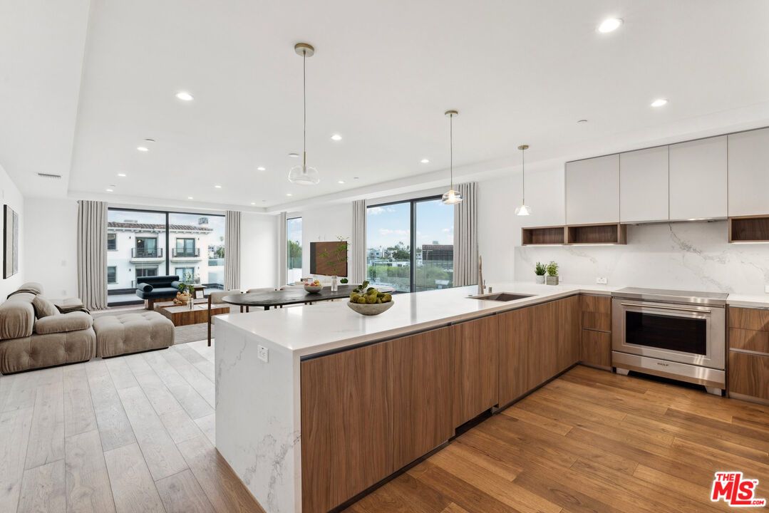 Interior, Kitchen, Living room, Pendant Lights, Recessed Lighting, Stainless Steel Appliances, Wood Texture Flooring