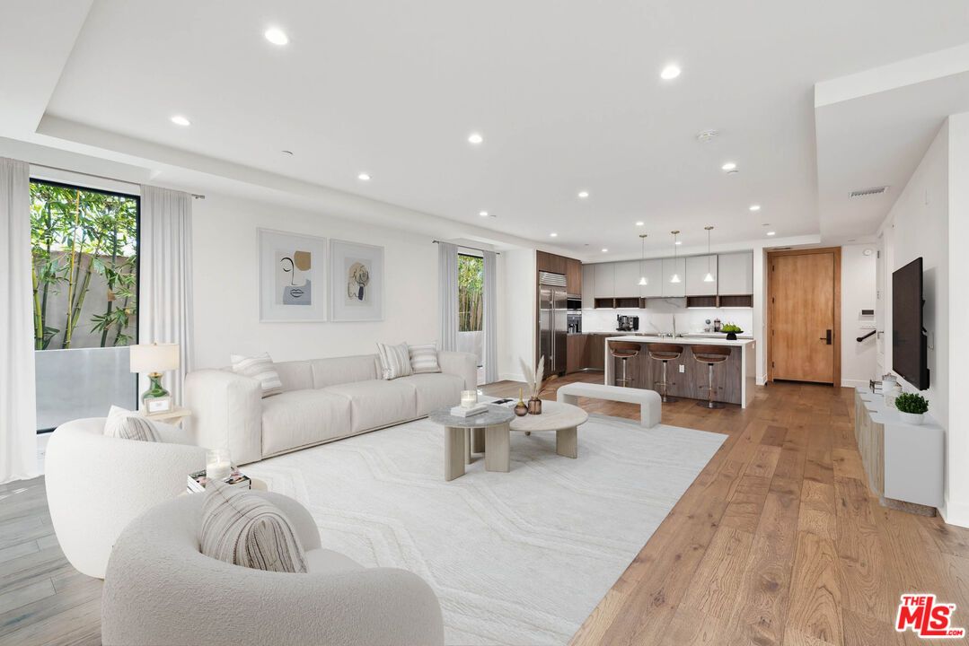 Interior, Kitchen, Living room, Pendant Lights, Recessed Lighting, Stainless Steel Appliances, Wood Texture Flooring