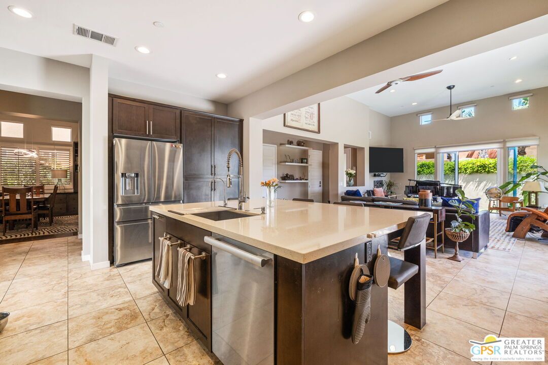 Dining room, Interior, Kitchen, Recessed Lighting, Stainless Steel Appliances