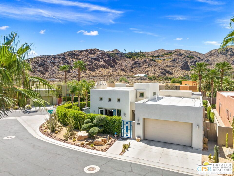 Attached, Exterior, Facade, Modern