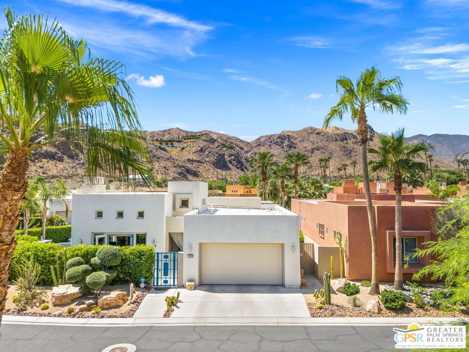 Attached, Exterior, Facade, Modern