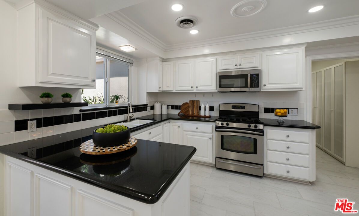 Interior, Kitchen, Marble, Recessed Lighting, Stainless Steel Appliances