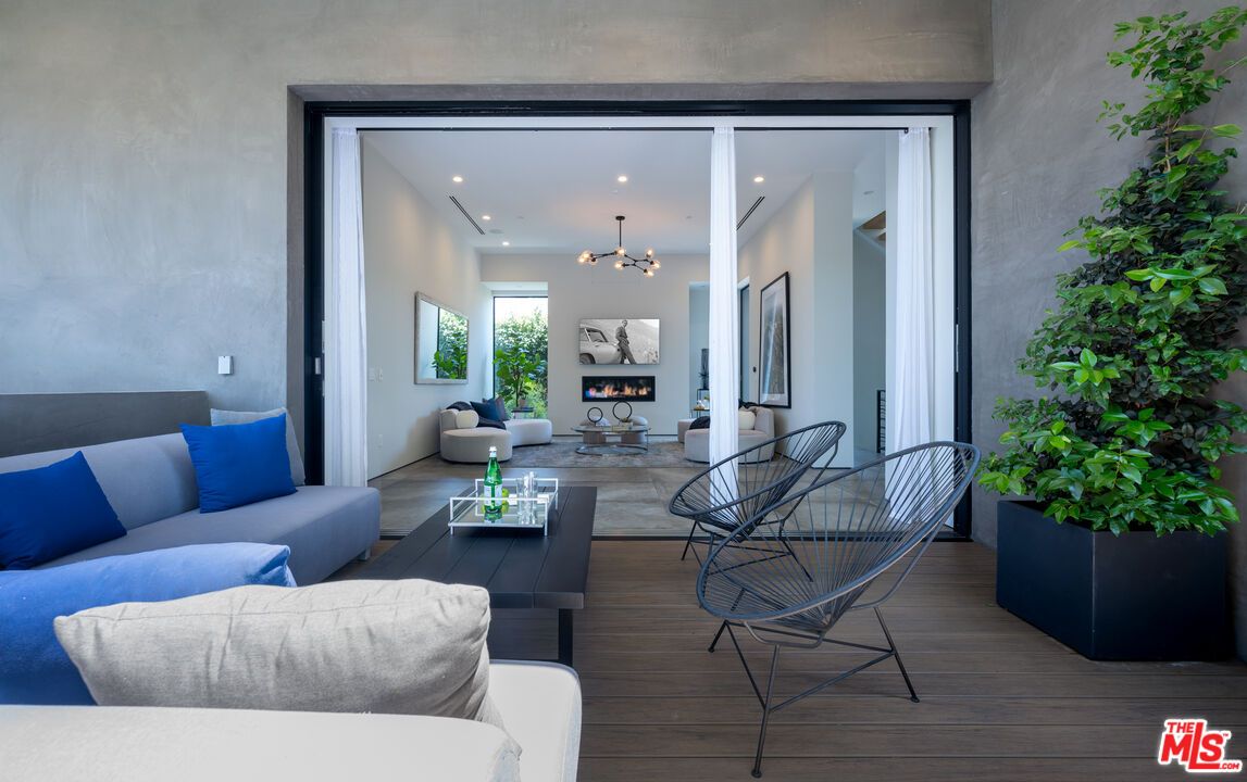 Fireplace, Interior, Living room, Pendant Lights, Recessed Lighting, Wood Texture Flooring