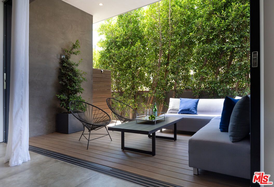 Exterior, Recessed Lighting