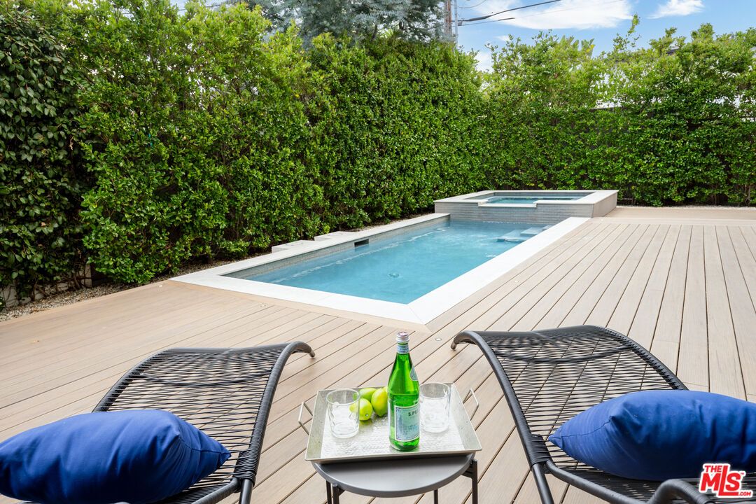 Exterior, Hot Tub, Pool