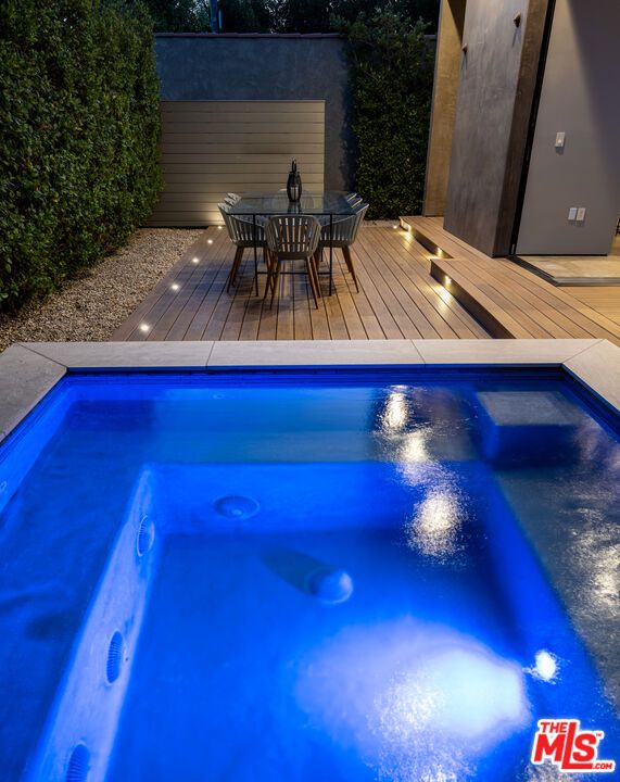 Exterior, Hot Tub, Pool
