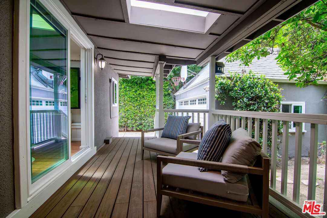 Exterior, Wood Texture Flooring