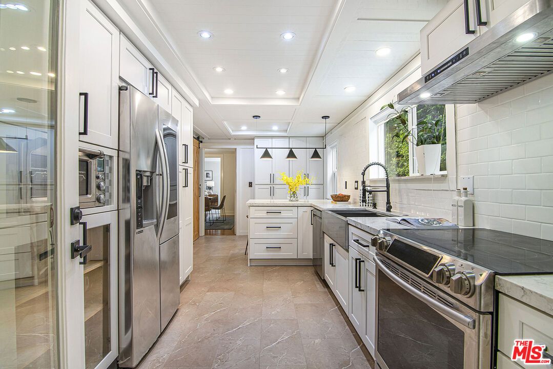 Interior, Kitchen, Pendant Lights, Recessed Lighting, Stainless Steel Appliances