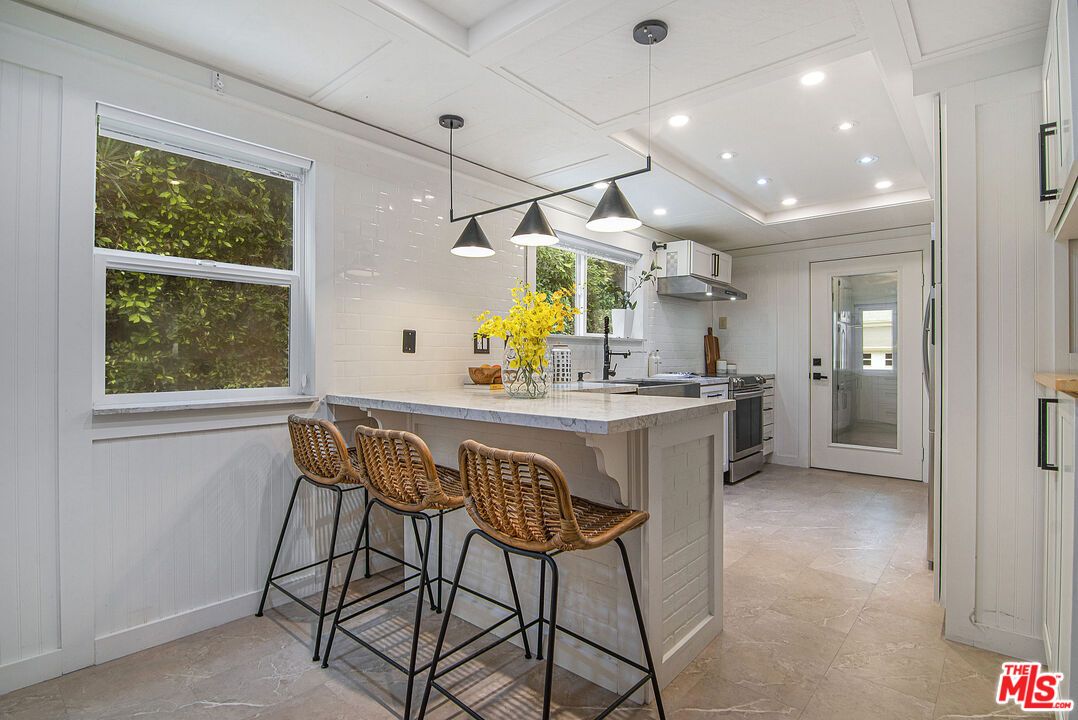 Interior, Kitchen, Pendant Lights, Recessed Lighting, Stainless Steel Appliances