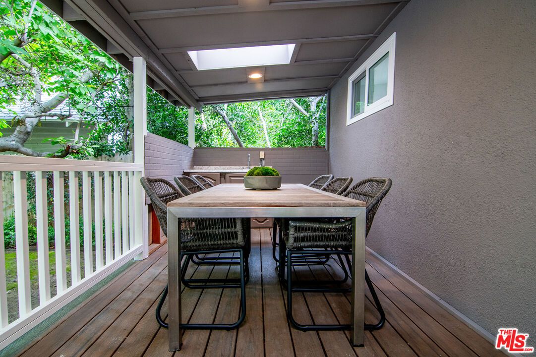 Exterior, Wood Texture Flooring