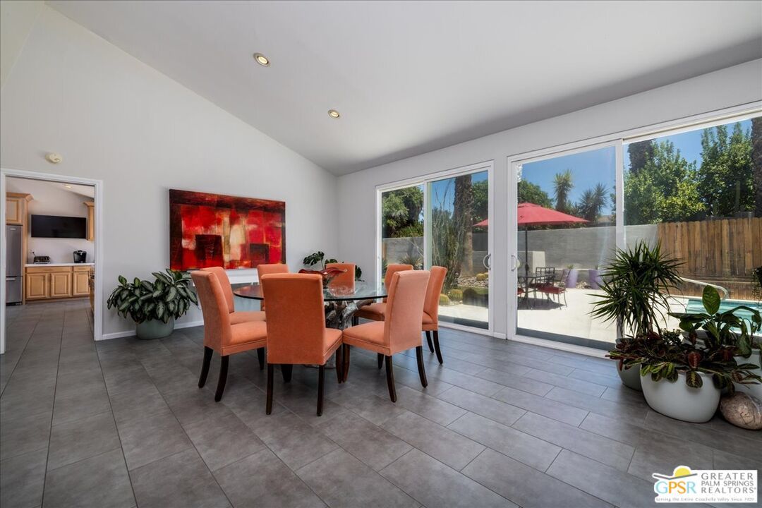 Dining room, Interior, Recessed Lighting